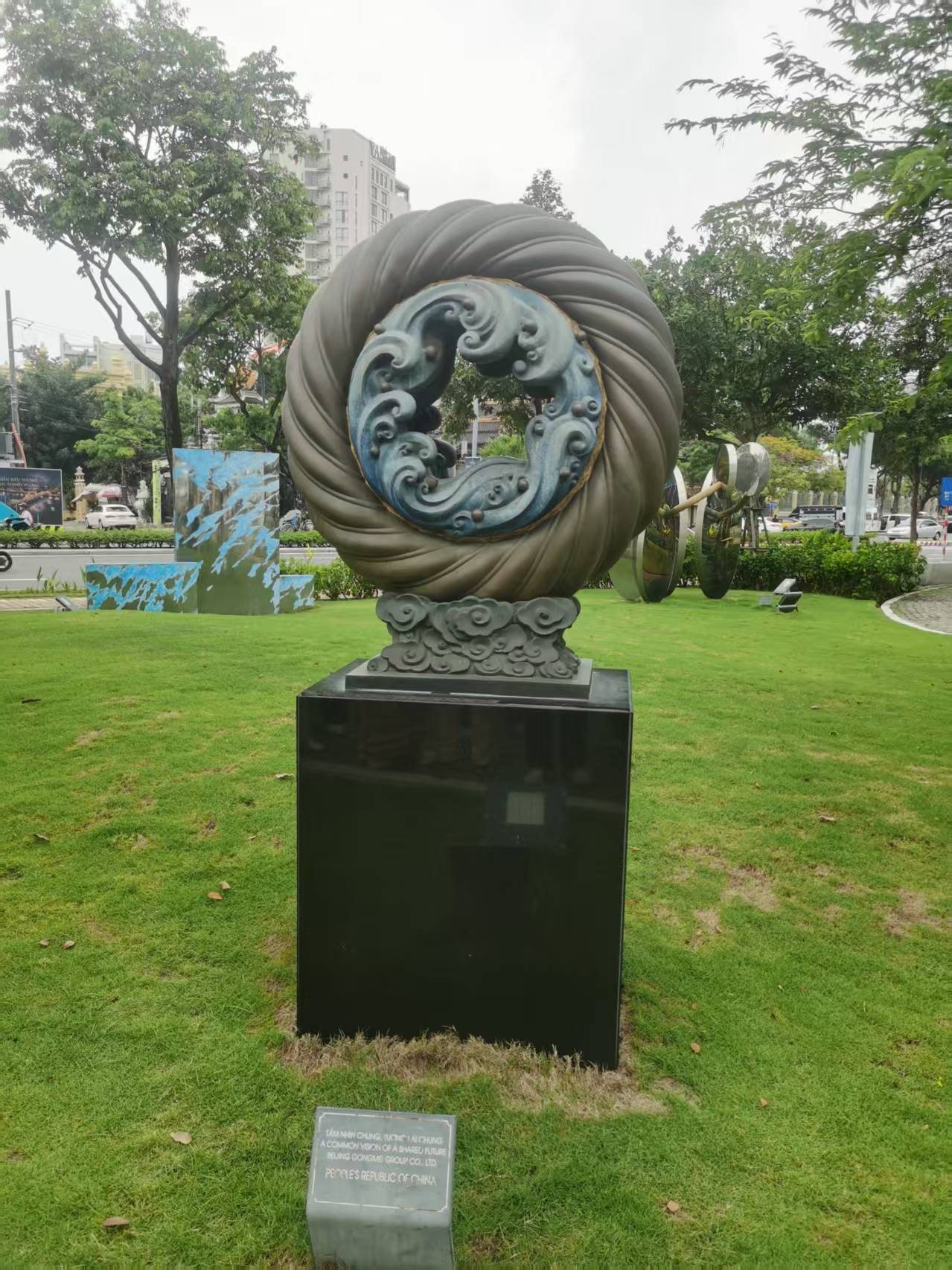 2017年APEC峰会中国赠予越南的礼物雕塑，现安放于岘港街头